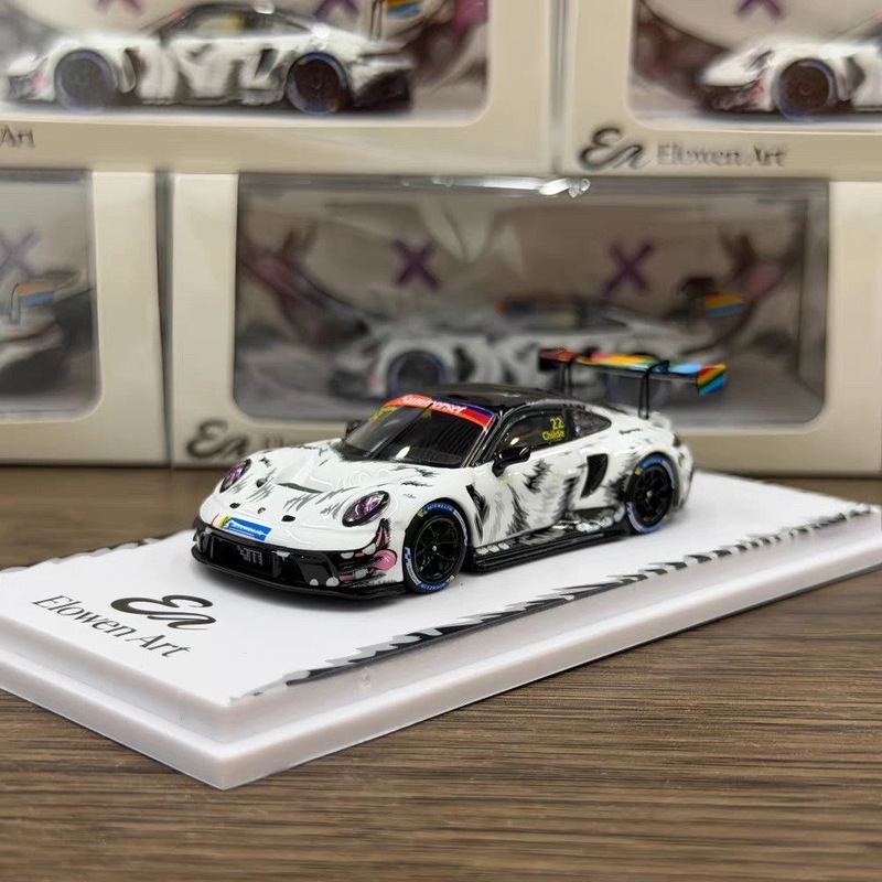 エローウェン・アート 1/64 ポルシェ 911 GT3R  - Monstera のレビューと価格